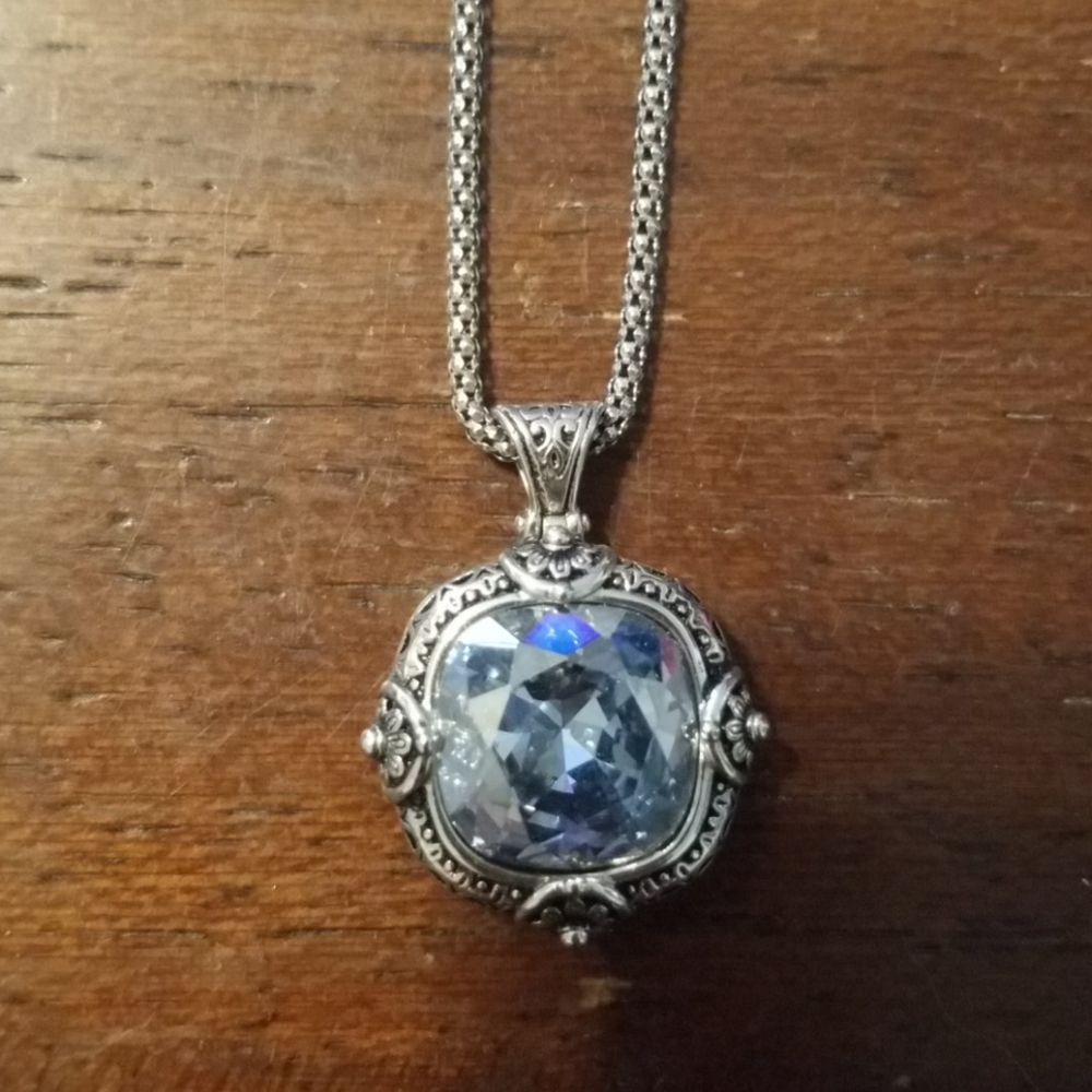 Silver necklace with clear/blue stone